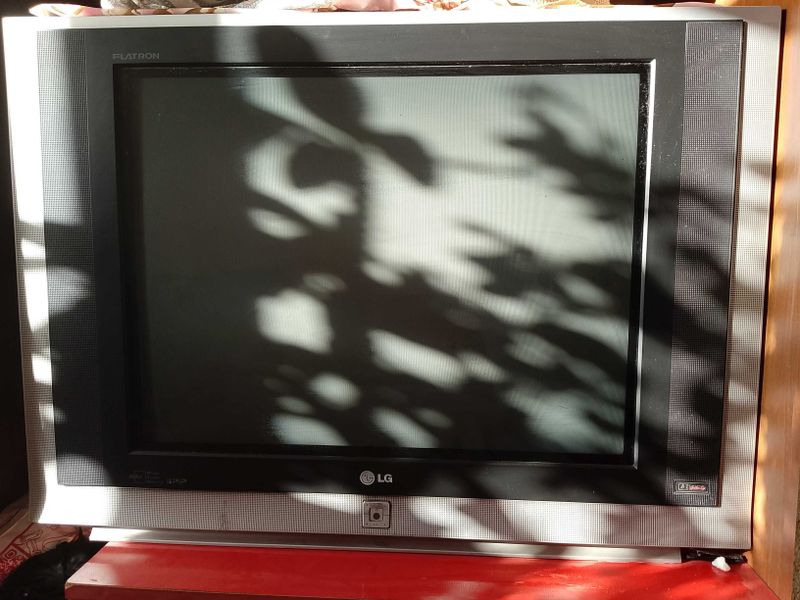 Телевизор LG катта экран Телевизор LG катта экран