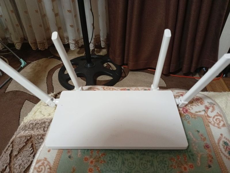 Роутер Huawei WiFi AX2 Роутер Huawei WiFi AX2