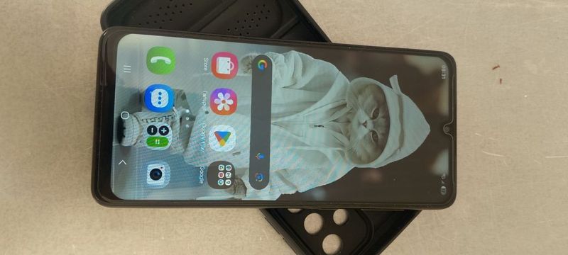 Samsung A33 5g. 2022