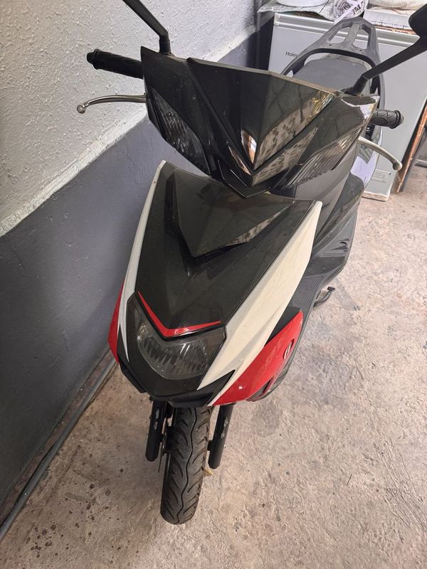 Скутер Kawasaki 125cc автомат