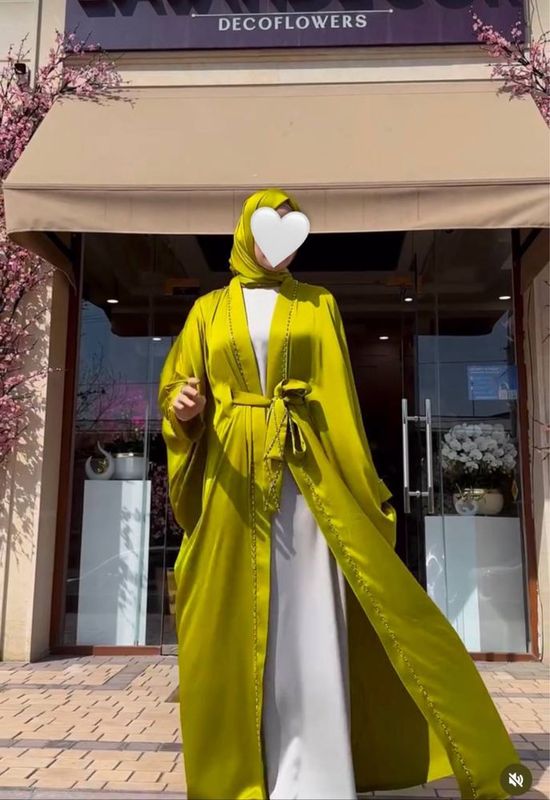 Abaya koyne sotiladi, narx kelishamiza Abaya koyne sotiladi, narx kelishamiza