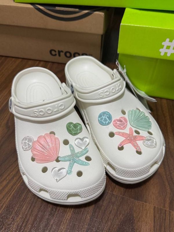Продаются тапочки Crocs,В наличии! Продаются тапочки Crocs,В наличии!