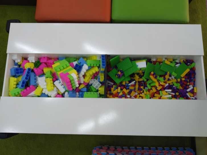 Игровой стол LEGO, две секции, игровые модули конструктора ЛЕГО Игровой стол LEGO, две секции, игровые модули конструктора ЛЕГО