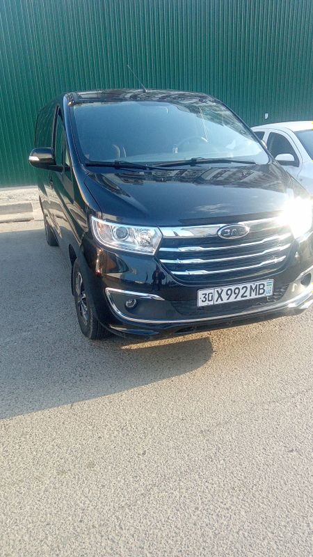 JAC M3 8-kishilik JAC M3 8-kishilik