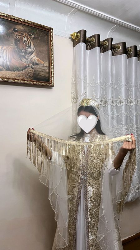 Holati: Ideal. sifati yaxwi. bir marta kiyilmagan Holati: Ideal. sifati yaxwi. bir marta kiyilmagan
