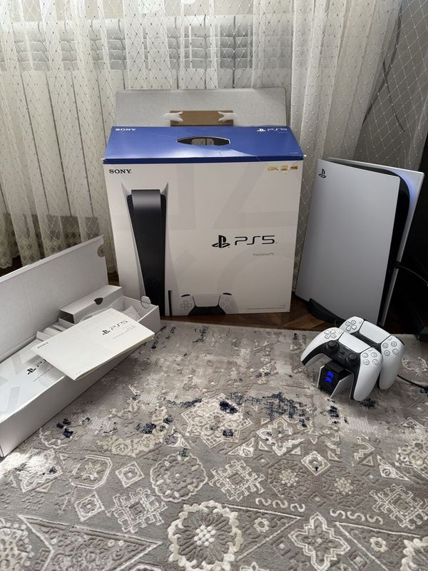 PlayStation 5 модель: CFI -1215A (Disc) с двумя джойстиками! PlayStation 5 модель: CFI -1215A (Disc) с двумя джойстиками!