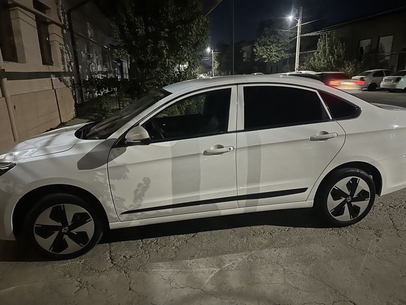 Srochna donfeng 2024 yil electr 405 km