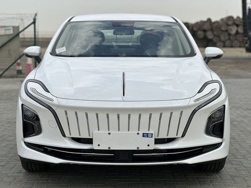 Hongqi EQM5 500KM 2025 Full (Notarius) oq Hongqi EQM5 500KM 2025 Full (Notarius) oq