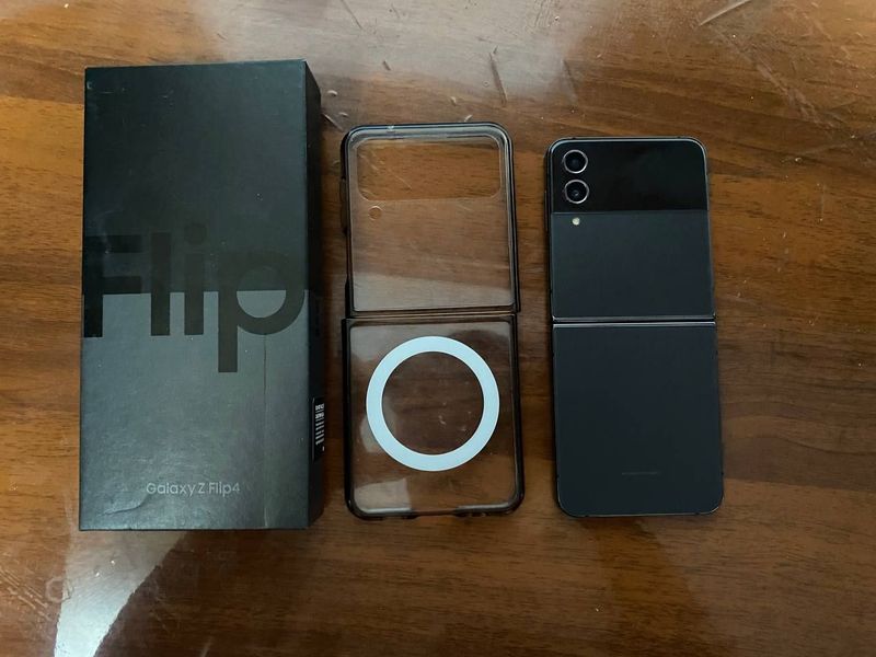 Samsung z flip 4 8/256gb black Samsung z flip 4 8/256gb black
