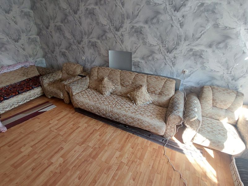 Divan kreslo sotiladi Divan kreslo sotiladi