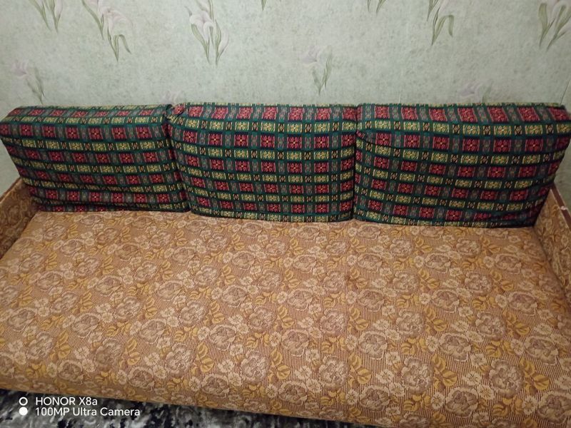 Продается диван. Продается диван.
