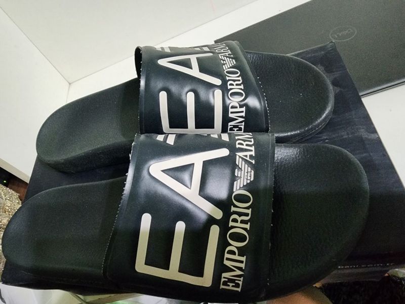 Шлёпки Emporio Armani 44-раз. оргинальные Шлёпки Emporio Armani 44-раз. оргинальные