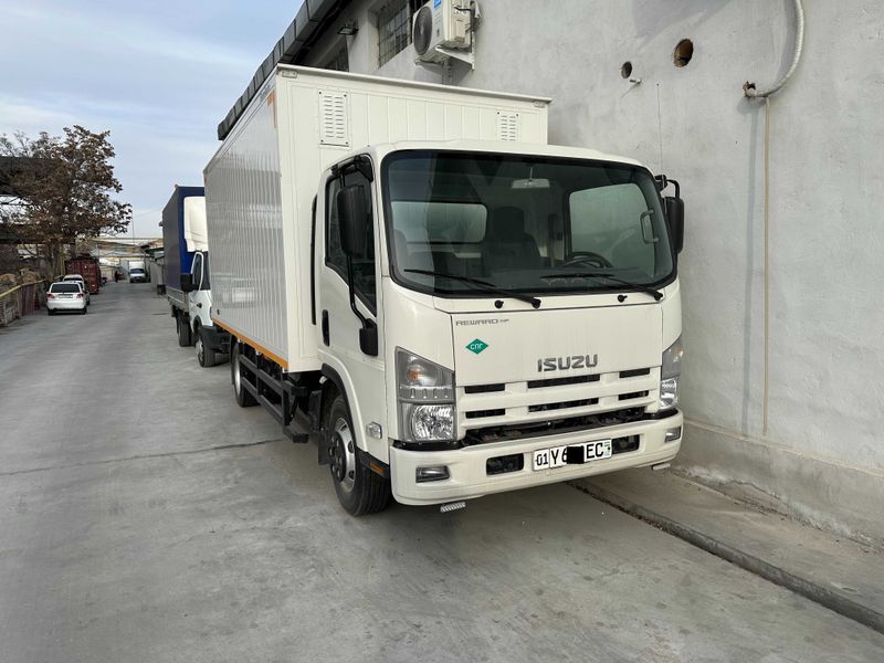 Isuzu NPR 82L SNJ (СНЖ) заводской метан 2023 года. Пробег 9637км