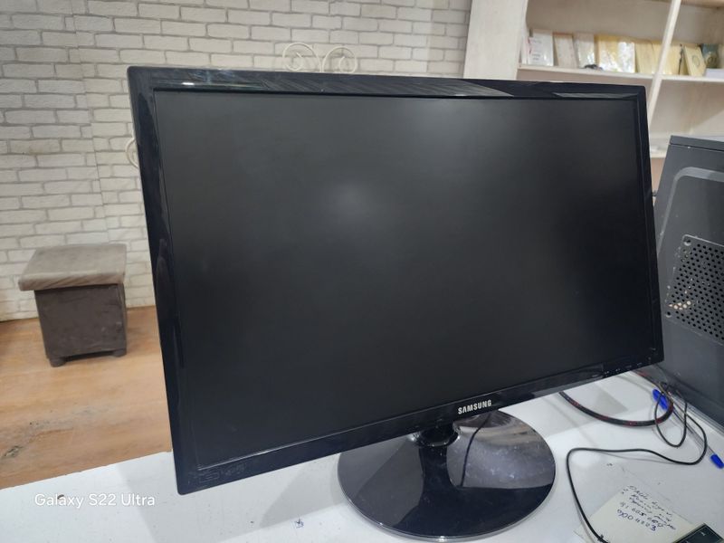 Monitor samsung sotiladi