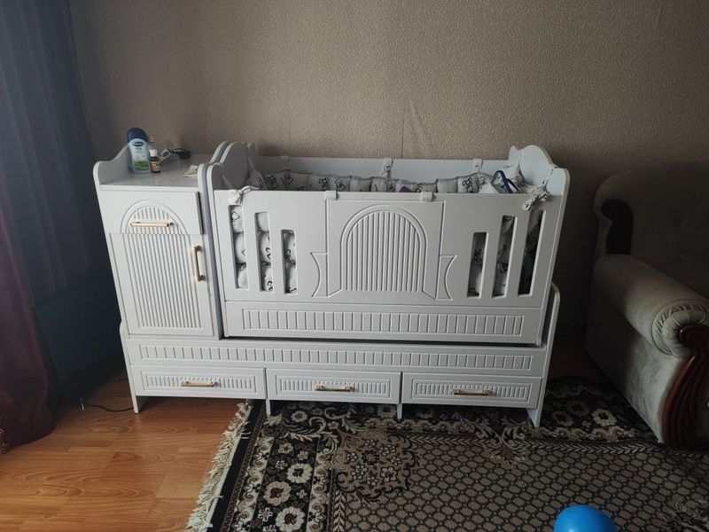 Детские кровать продаю Детские кровать продаю