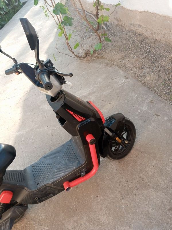 Elektro bonvi skuter sotiladi Elektro bonvi skuter sotiladi