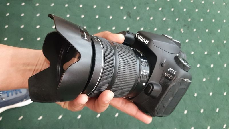 Canon EOS 90D sotiladi Canon EOS 90D sotiladi