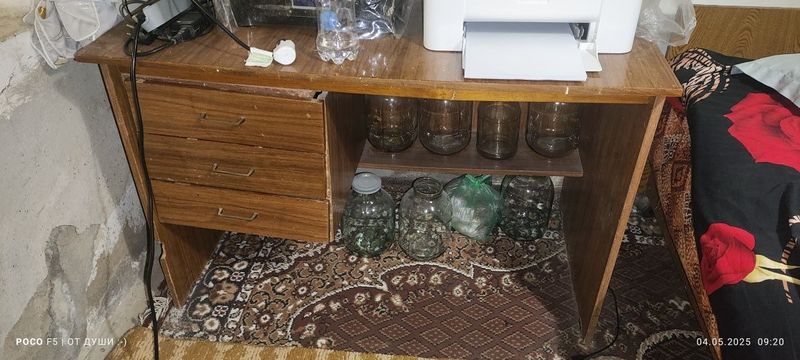 Письменный стол сотилади Письменный стол сотилади