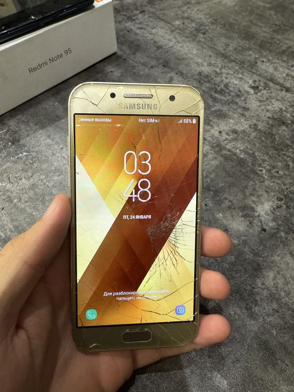 Samsung A3 (korpusi singan) hamma joyi ishlidi Samsung A3 (korpusi singan) hamma joyi ishlidi