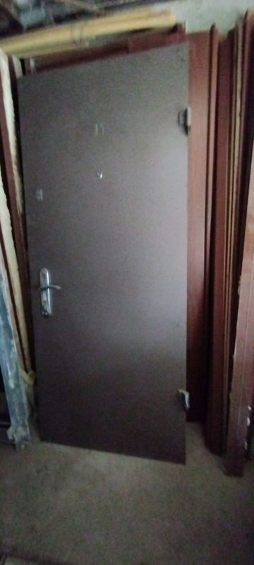 Продам входную металлическую дверь Продам входную металлическую дверь