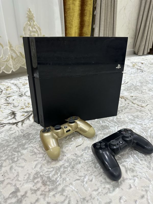 Playstation 4 Sotiladi Playstation 4 Sotiladi