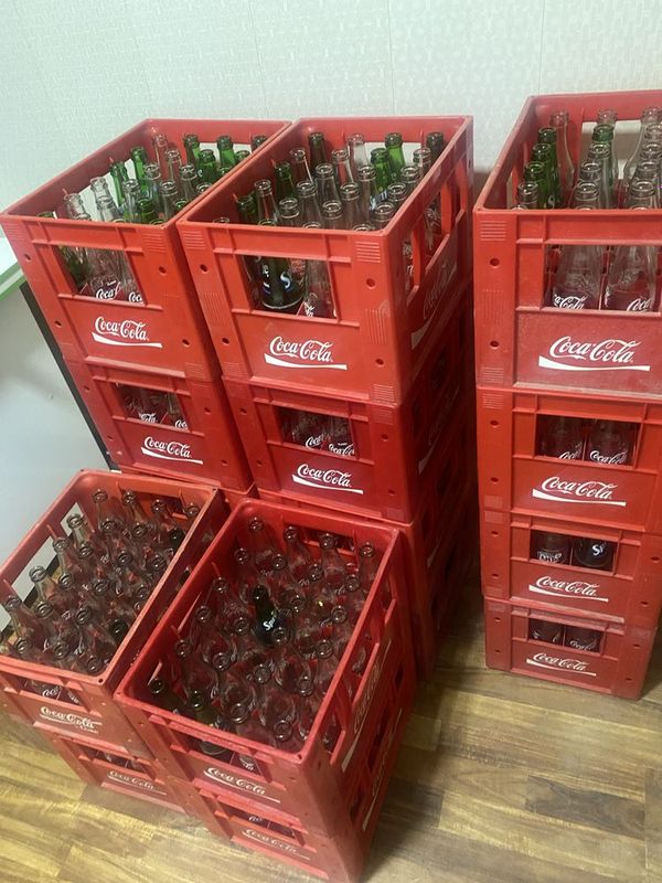Coca-Cola тара сотилади Coca-Cola тара сотилади