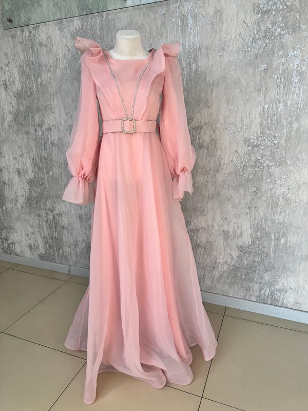 Vechirni organza,14 / 15yoshli qizlarga Vechirni organza,14 / 15yoshli qizlarga