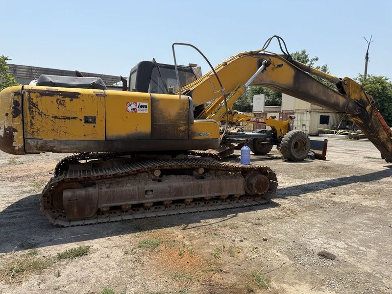 Экскаватор XCMG XE230 гусеница 2010 йил дизел от кучи 170 Экскаватор XCMG XE230 гусеница 2010 йил дизел от кучи 170