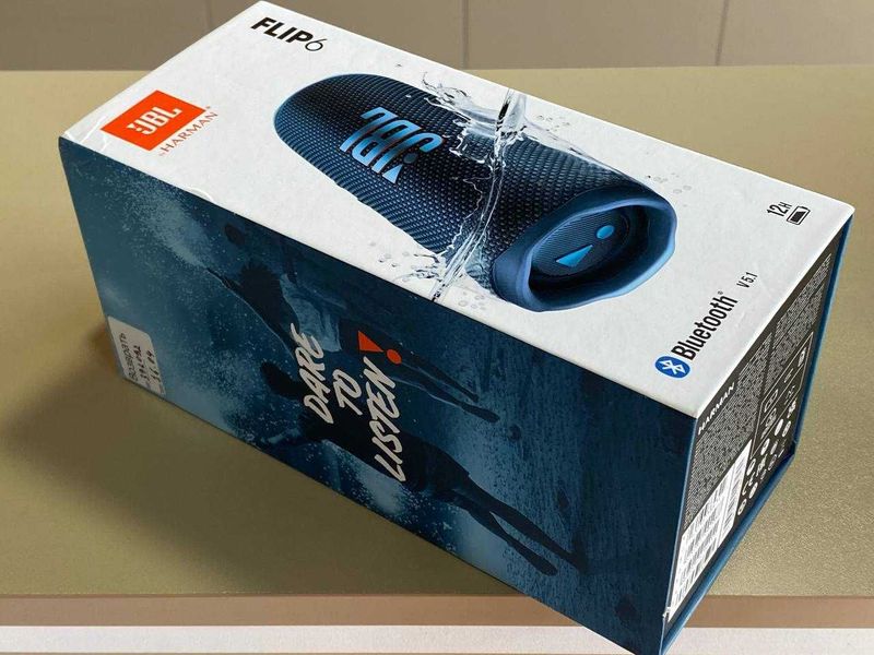 Продаю колонку JBL Flip 6 синего цвета
