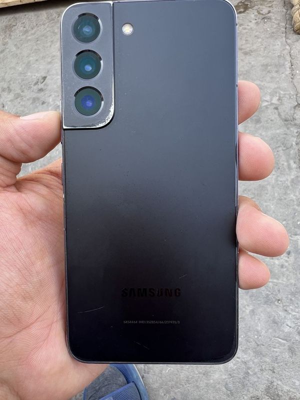 Samsung s22 holati yaxwi Samsung s22 holati yaxwi