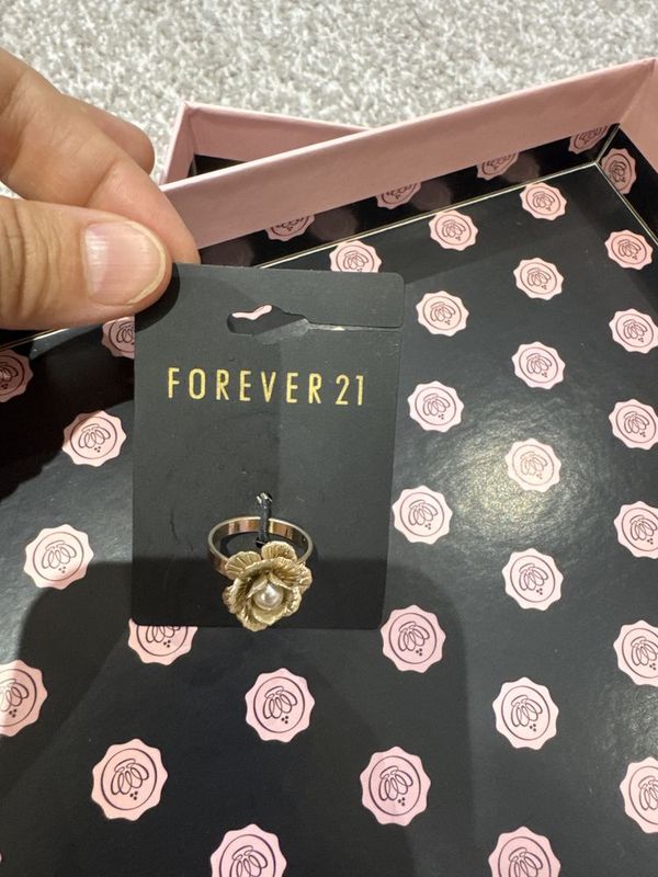 Очень красивое колечко от Forever 21 Америка! цвет не портится! Р-р17 Очень красивое колечко от Forever 21 Америка! цвет не портится! Р-р17
