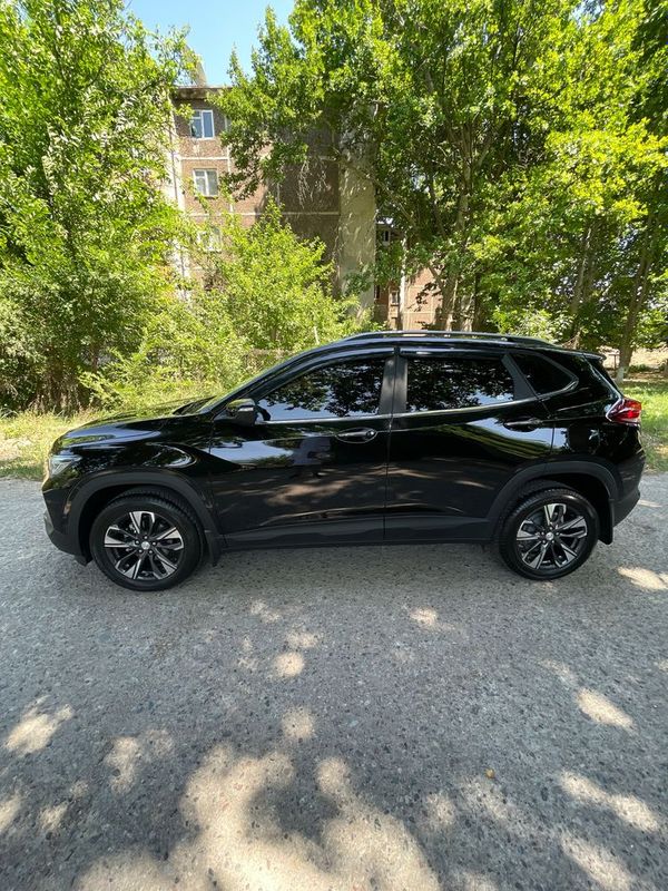 Tracker 2 Premier 2024
