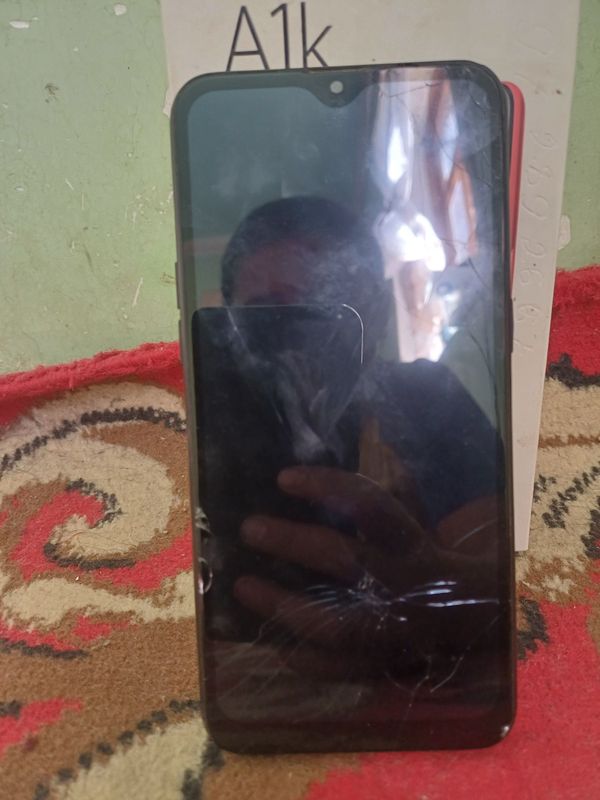 OPPO A1k mobile phone OPPO A1k mobile phone