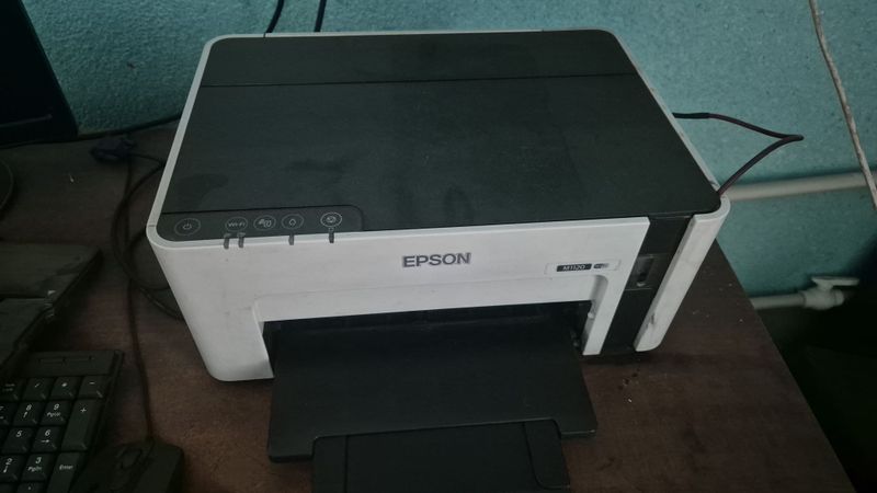 Epson m 1100 сотилади ишлайди