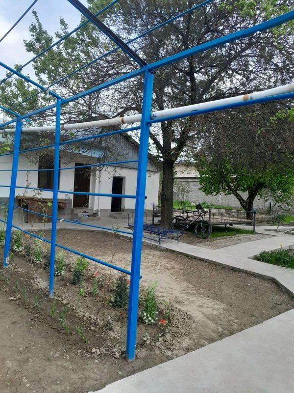 uchastka sotiladi