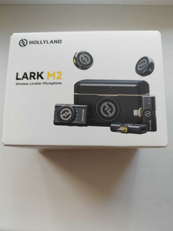 Продаётся Hollyland Lark M2 Combo петличный микрофон Продаётся Hollyland Lark M2 Combo петличный микрофон