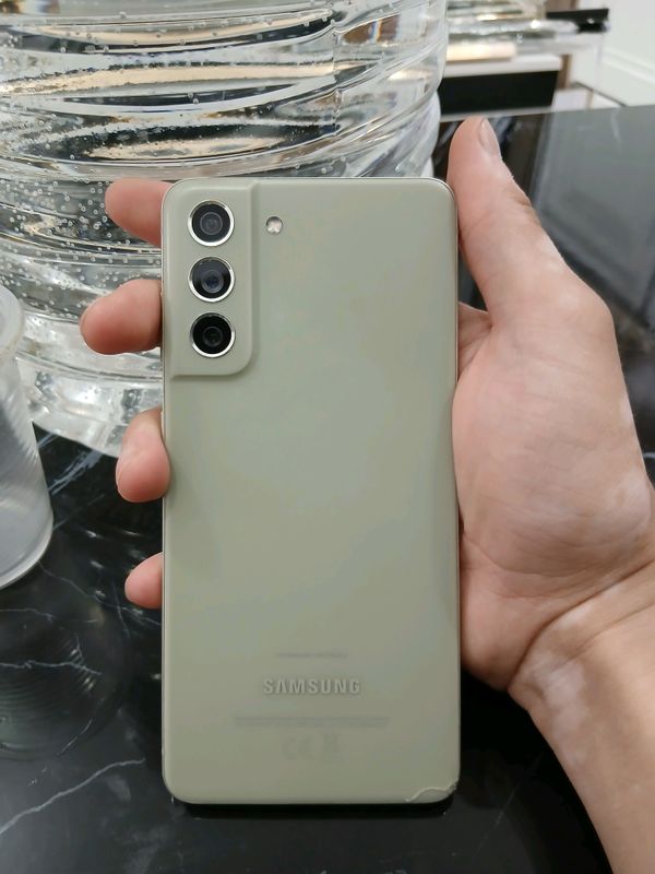 samsung S21 Fe yangi tel narxi 120$ samsung S21 Fe yangi tel narxi 120$