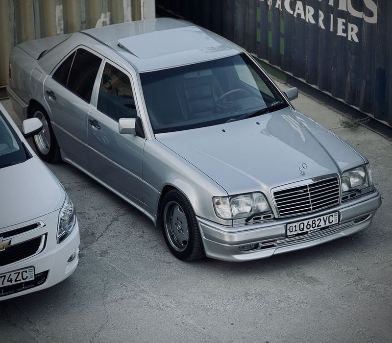 Mercedes benz w124