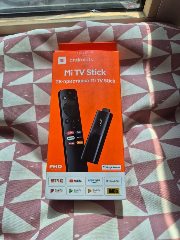 Смарт-приставка для телевизора Mi TV Stick Смарт-приставка для телевизора Mi TV Stick
