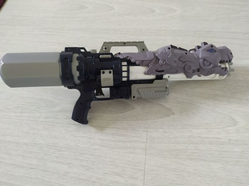 Suvli pistolet sotiladi yangi uzoqga sepadi juda zoʻr Suvli pistolet sotiladi yangi uzoqga sepadi juda zoʻr