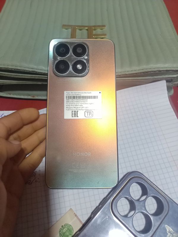 Honor x8a sotiladi xolati yaxshi