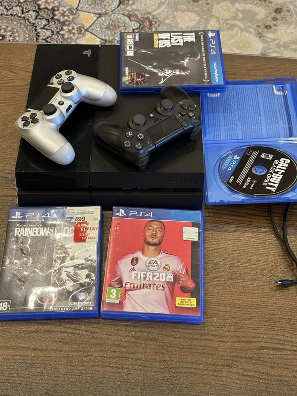 Playstation 4 / PS4 Playstation 4 / PS4