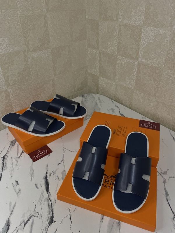 Нашумевшые тапочки Hermes Нашумевшые тапочки Hermes