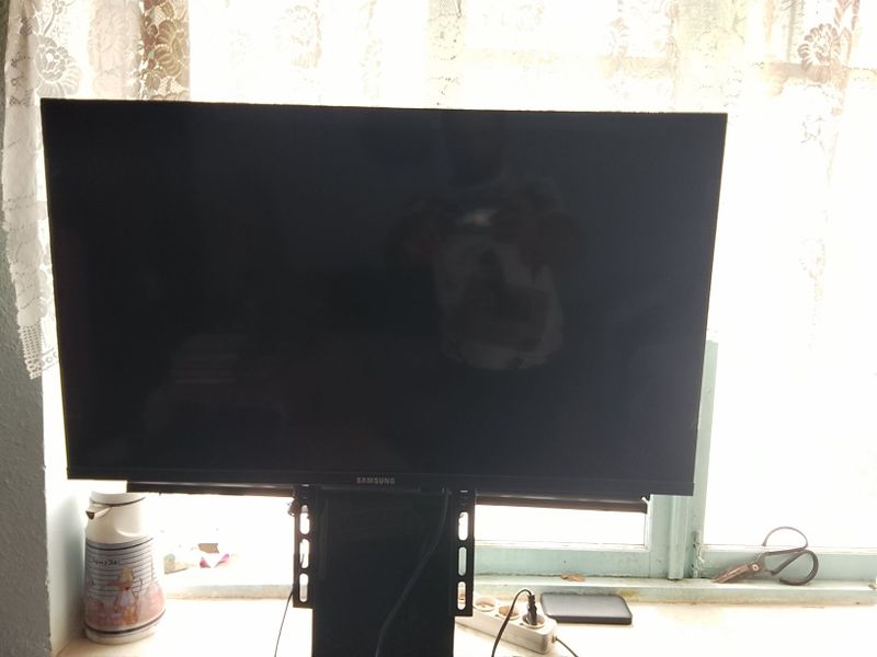 Samsung tv32 sotiladi