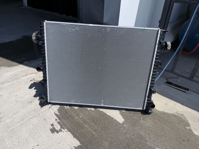 Radiyator Jetour Dashing 1.5 kampilekt bor difizorigacha Radiyator Jetour Dashing 1.5 kampilekt bor difizorigacha