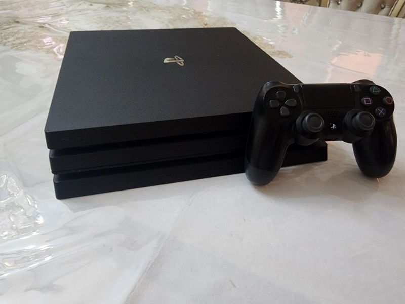 Playstation 4 pro 1 TB