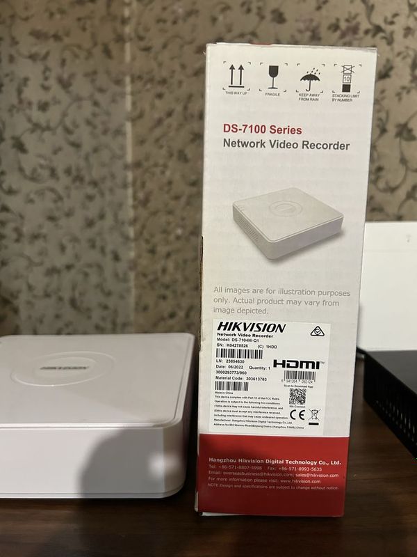 Комплект видеонаблюдения Hikvision + PoE коммутатор Комплект видеонаблюдения Hikvision + PoE коммутатор