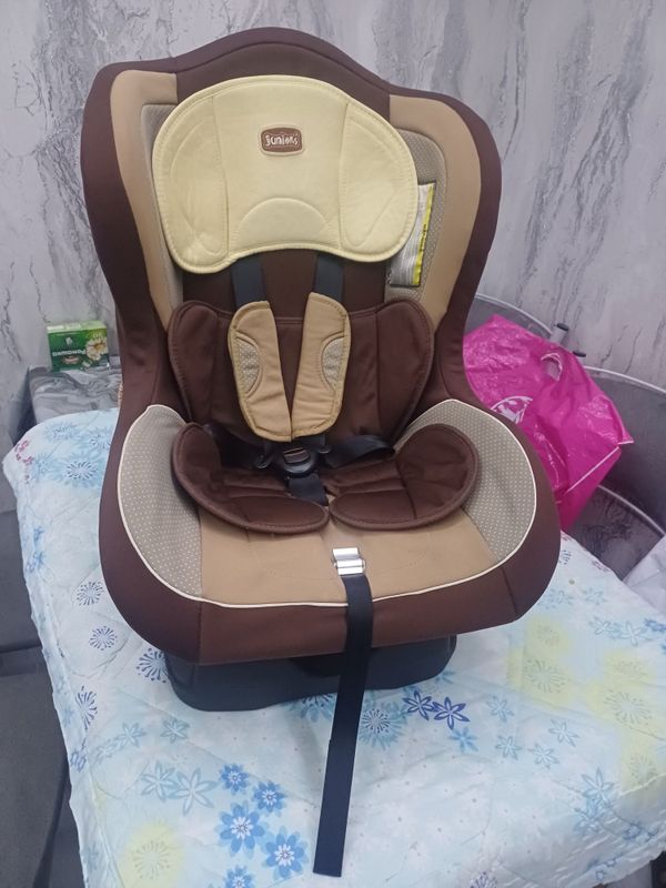Продаётся фирменный автокресло