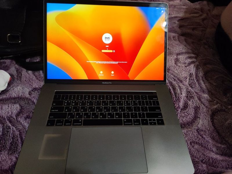 MacBook pro i7 3.1