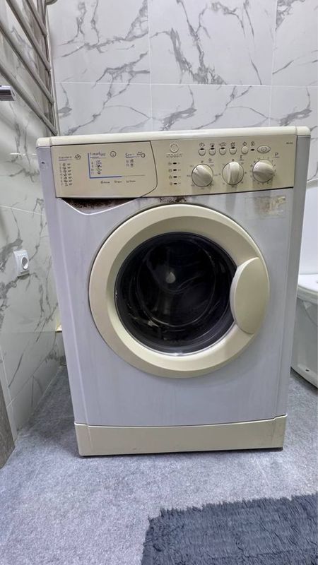 Стиральная машина автомат Indesit 5кг Стиральная машина автомат Indesit 5кг